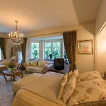 Boutique Huize Rustoord Otel Esbeek